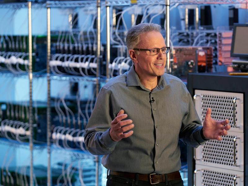 John Ternus là ai, Tim Cook nghỉ hưu, CEO Apple là ai, Tim Cook từ chức ảnh 4 John Ternus là ai, Tim Cook nghỉ hưu, CEO Apple là ai, Tim Cook từ chức ảnh 4