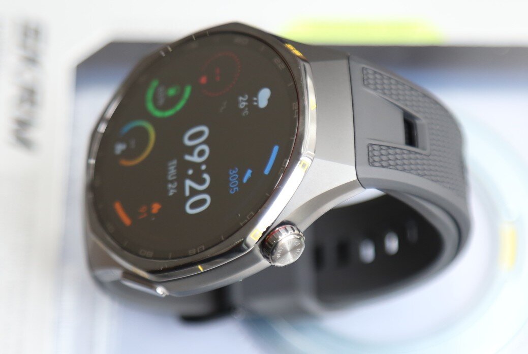 Huawei tung Watch GT 7 Pro dùng vỏ hợp kim titanium, pin 21 ngày - 2