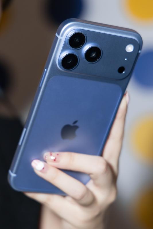 iPhone 18 Pro Max ảnh 2 iPhone 18 Pro Max ảnh 2
