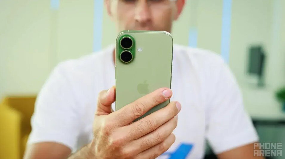 iPhone 17.