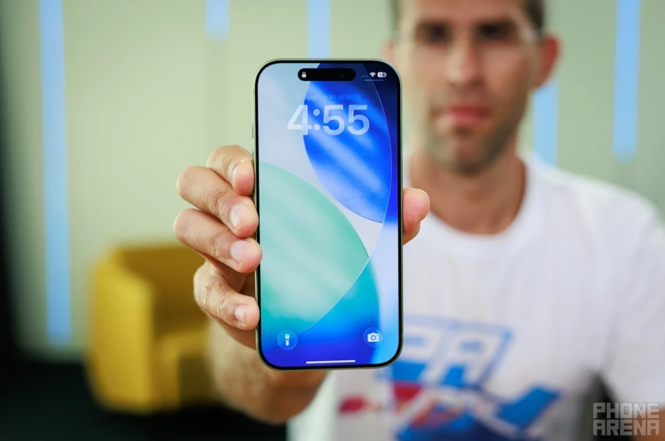 iPhone 17.