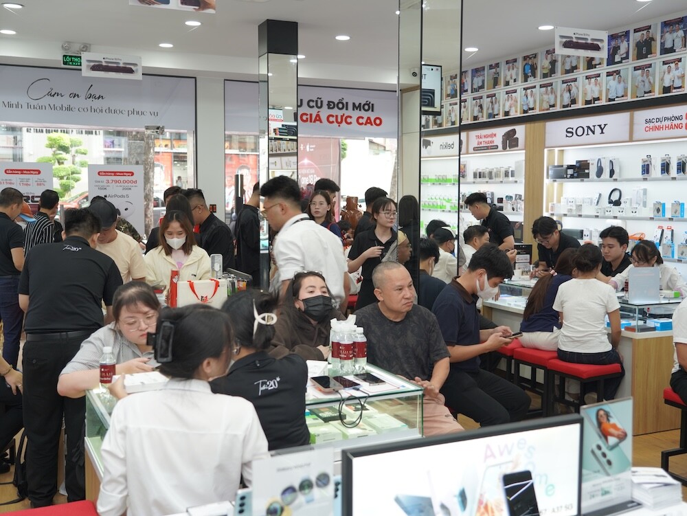 Ngày mở bán 18/9 được ví như "Tết Apple".