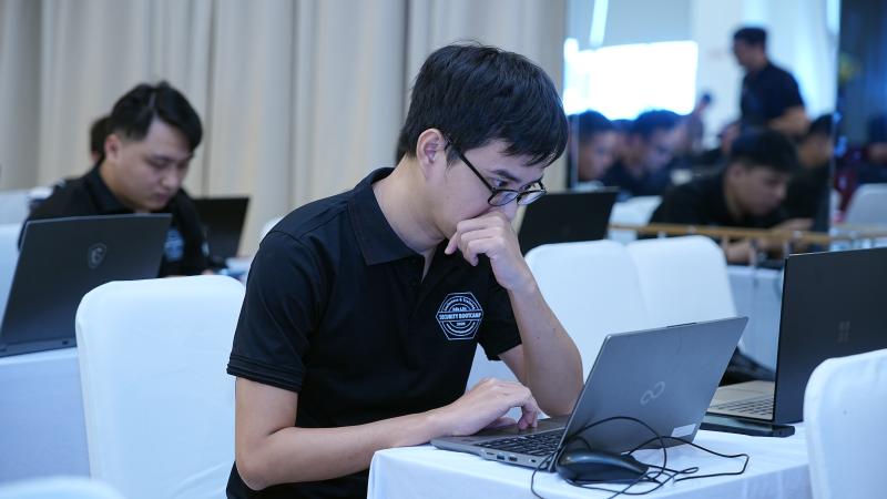CEO Intel, người trẻ, AI, PC, chip, sếp, email ảnh 3 CEO Intel, người trẻ, AI, PC, chip, sếp, email ảnh 3