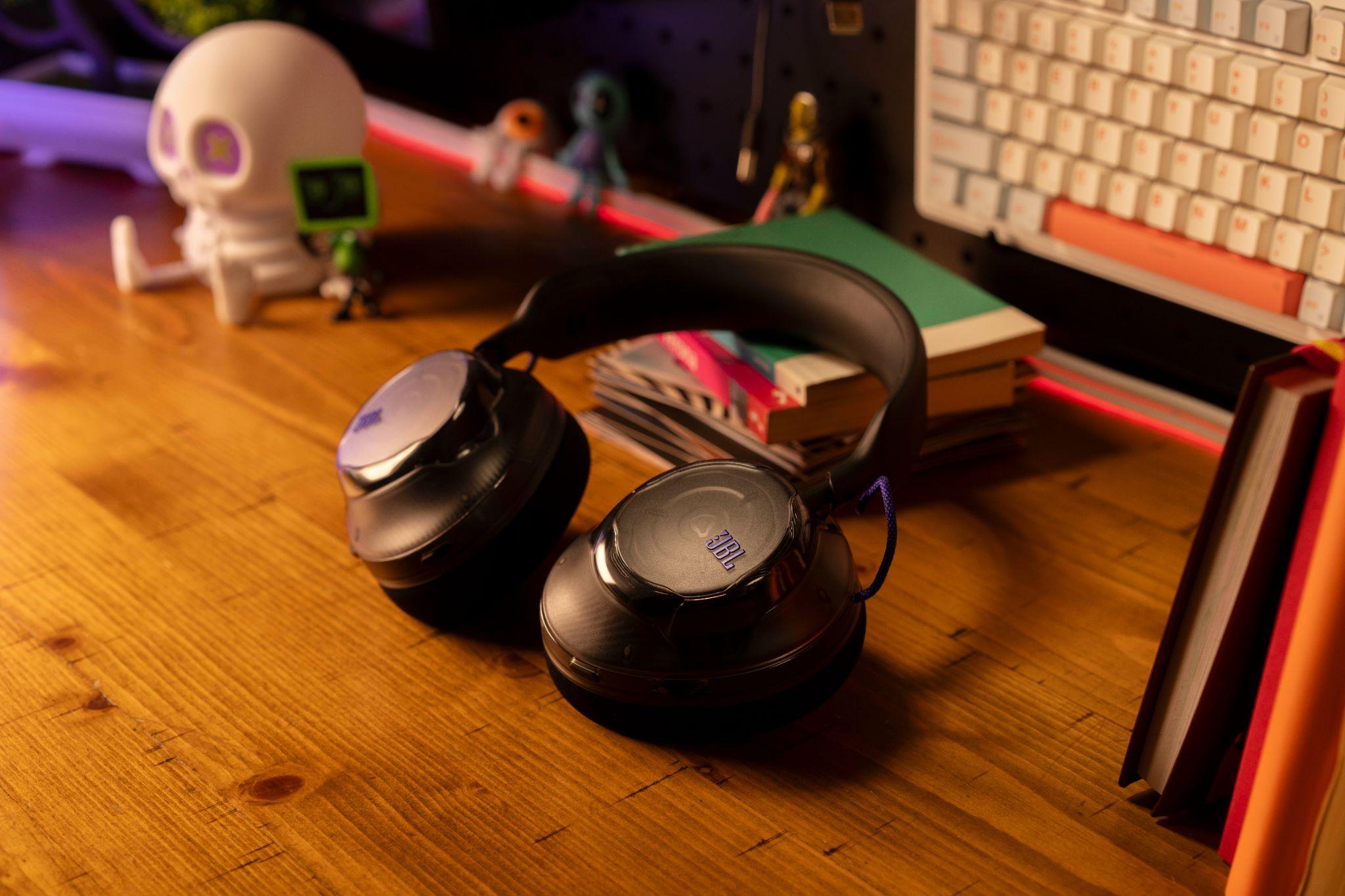 JBL Quantum 520.